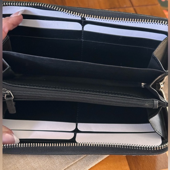 GUCCI Zip Around Wallet Printed GG Supreme Tiger - Picture 6 of 11